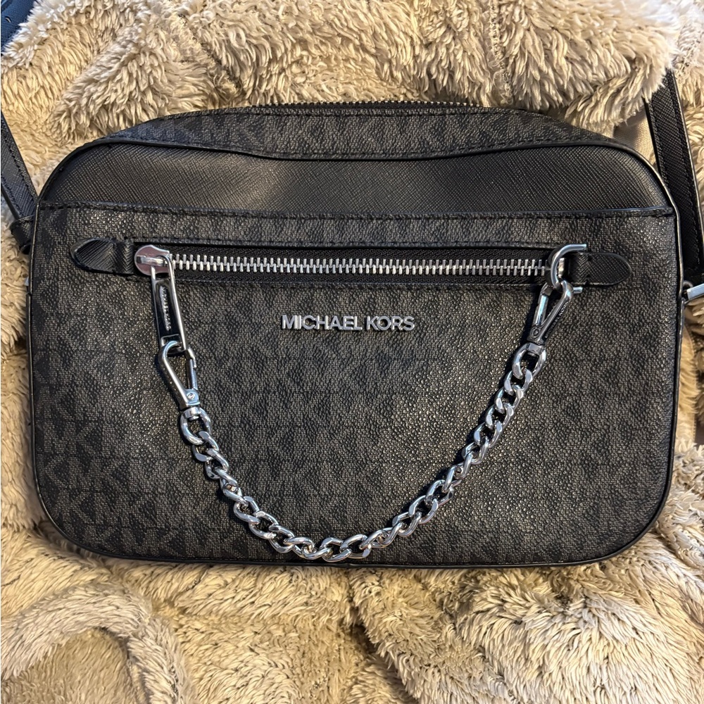Michael Kors Jet Set Large East/West Zip Chain crossbody LIKE NEW